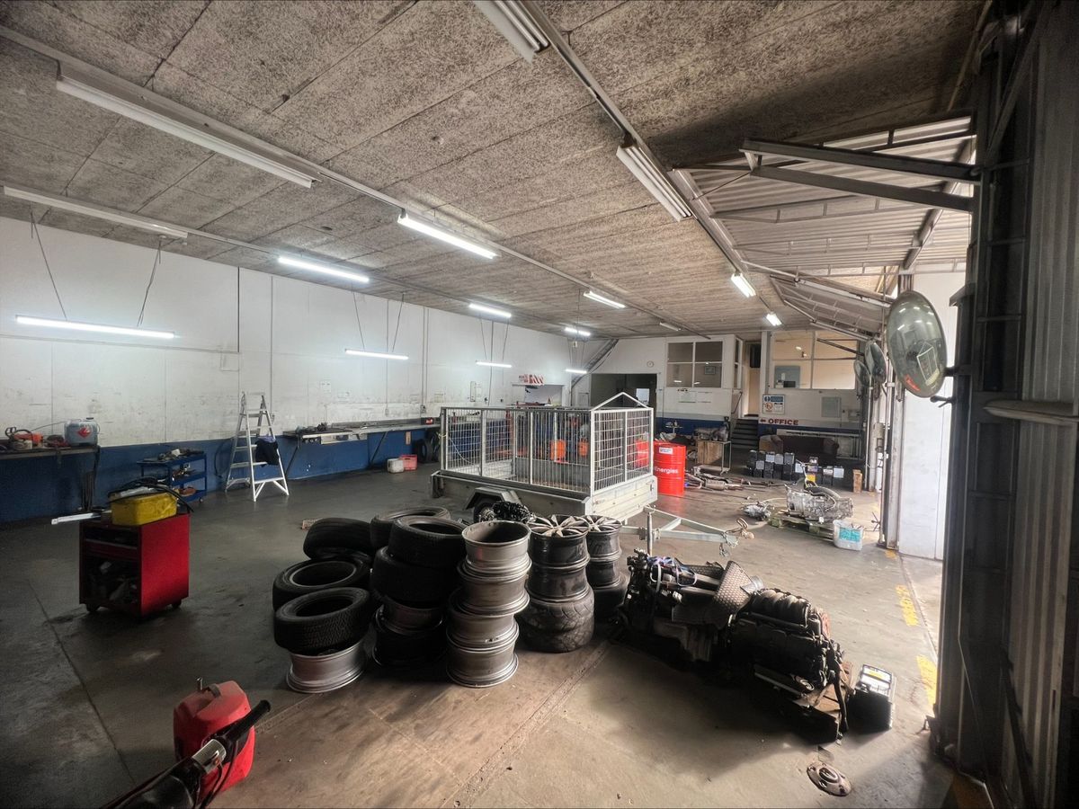 Multi-use industrial on Corunna Bay - Vista 2