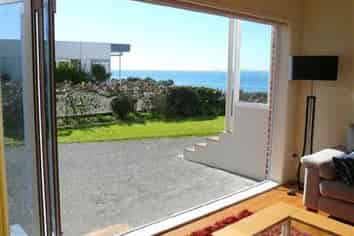 3/241 Hurstmere Road, Takapuna