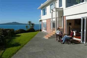 3/241 Hurstmere Road, Takapuna