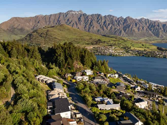 1/14 Vancouver Drive, Queenstown Hill
