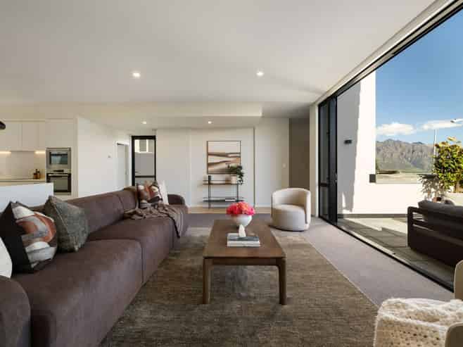 1/14 Vancouver Drive, Queenstown Hill