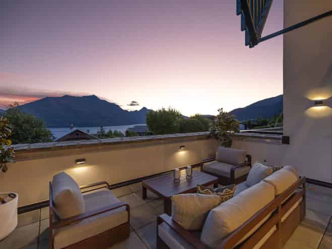 1/14 Vancouver Drive, Queenstown Hill