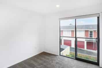 11/10 Willcott Street, Mount Albert