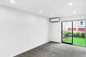 11/10 Willcott Street, Mount Albert