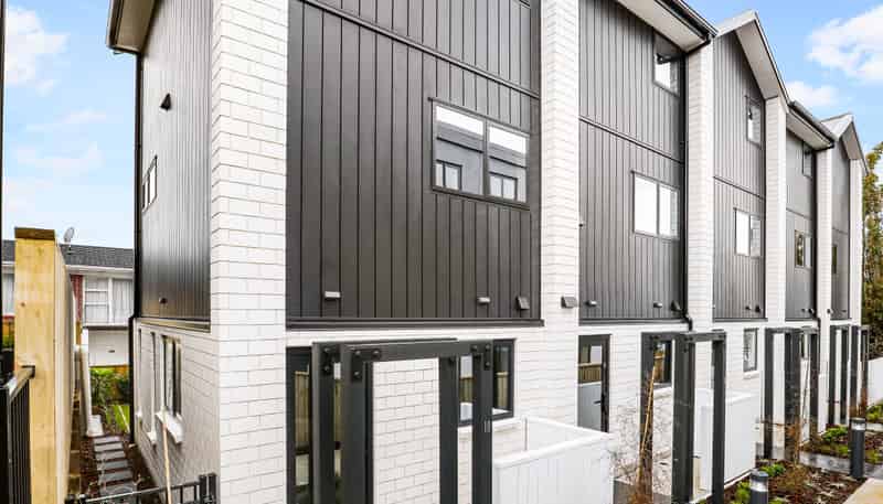 11/10 Willcott Street, Mount Albert