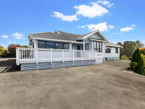 76 AKA AKA ROAD, Puni