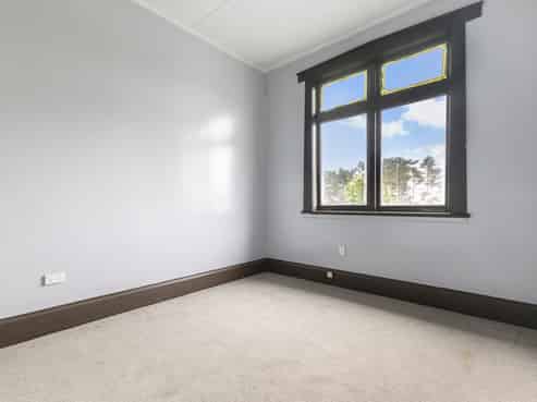 76 AKA AKA ROAD, Puni