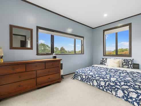 76 AKA AKA ROAD, Puni