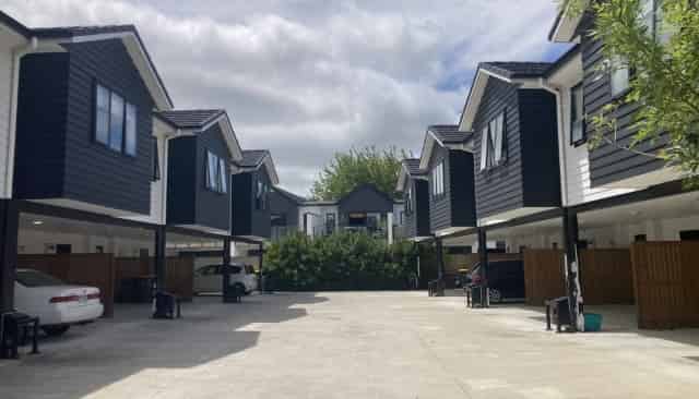 8B/76-78 Carrington Avenue, Silverdale