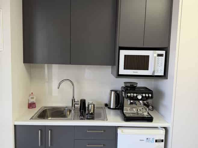 For lease - Desirable commercial suite