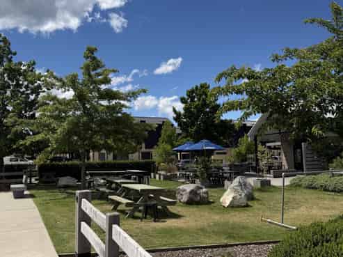 For lease - Desirable commercial suite