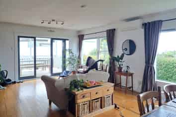 1A Aberdeen Road, Castor Bay