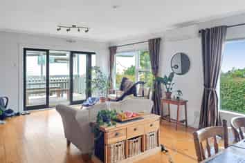 1A Aberdeen Road, Castor Bay