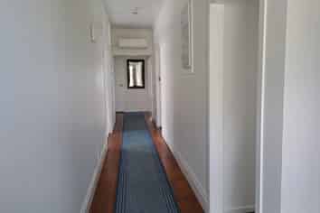 1A Aberdeen Road, Castor Bay