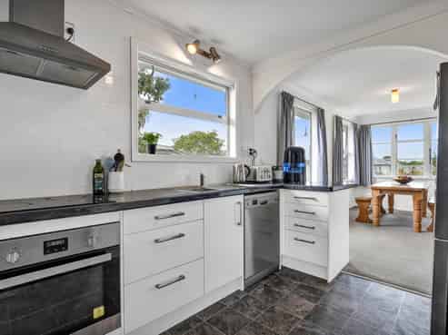 151 Portia Street, Stratford