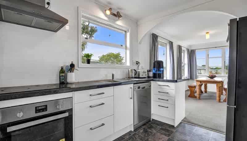 151 Portia Street, Stratford