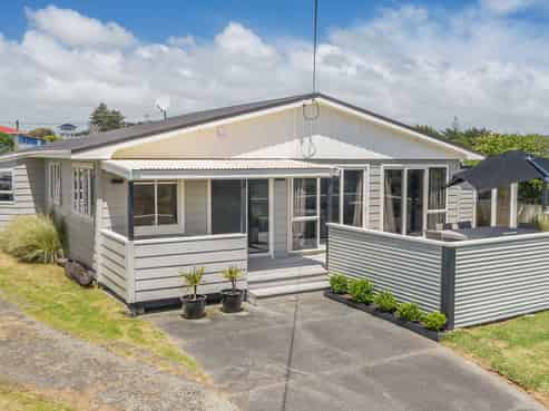 118 Rua Avenue, Waitarere Beach