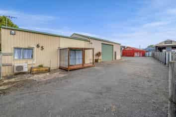 Vacant Workshop & Yard in great location