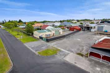 Vacant Workshop & Yard in great location