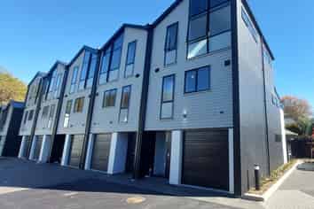 31/27 Harewood Road , Papanui