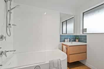 1/7 Peverel Street, Riccarton