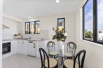 4/2 Rex Street, Riccarton