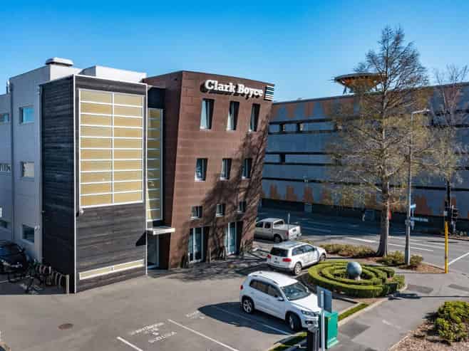 Modern Office Space – 328 Durham Street North