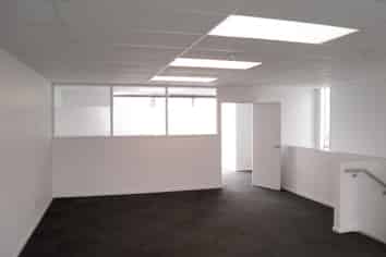 Well Presented First Floor Office