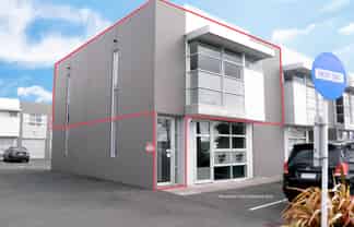 Well Presented First Floor Office