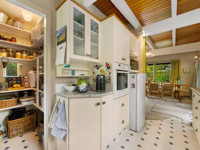 5 Lanes Road, Bridge Hill