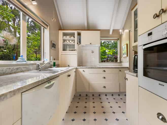 5 Lanes Road, Bridge Hill