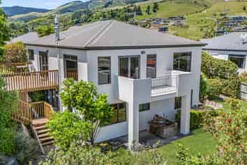 11 Olympus Way, Richmond