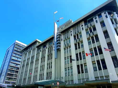 Excellent 629mr2 corner retails with two leases