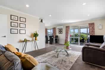 50/8 Village Place, Tuakau