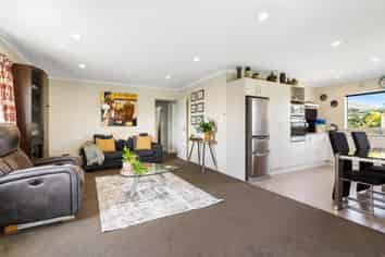 50/8 Village Place, Tuakau