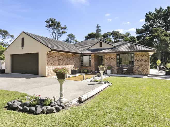 240 Pine Valley Road, Dairy Flat