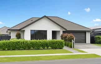 32 Isobel Hodgson Drive, Cambridge