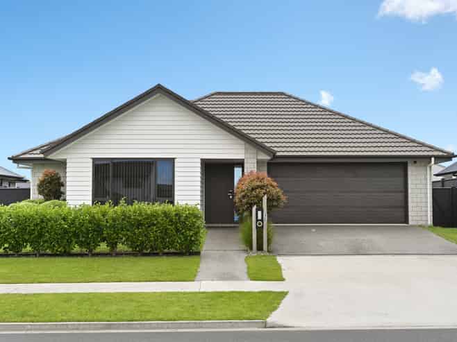 32 Isobel Hodgson Drive, Cambridge