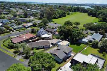 12 Ashdown Place, Pahurehure