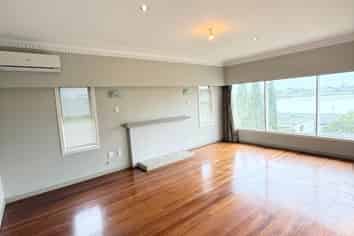 24 Church Crescent, Panmure