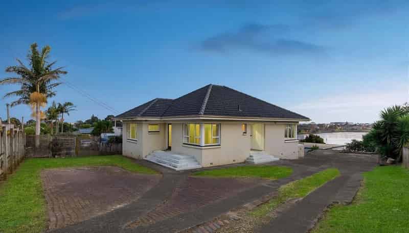 24 Church Crescent, Panmure