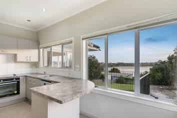 24 Church Crescent, Panmure