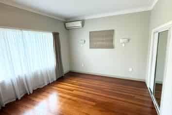 24 Church Crescent, Panmure