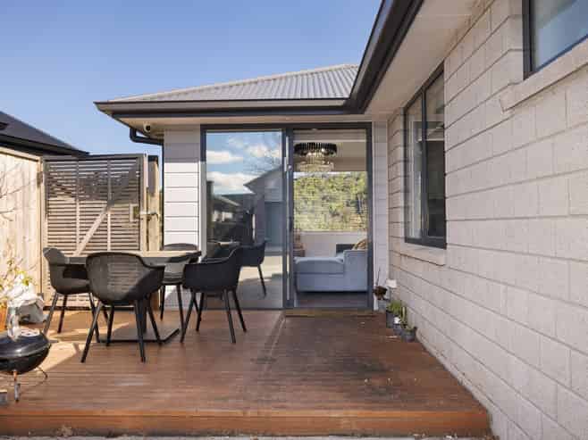 2 Hauruia Way, Pyes Pa