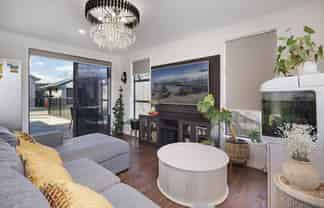 2 Hauruia Way, Pyes Pa