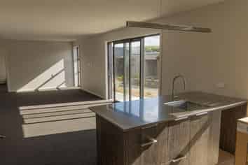 1 Hill Tops Way, Stoke