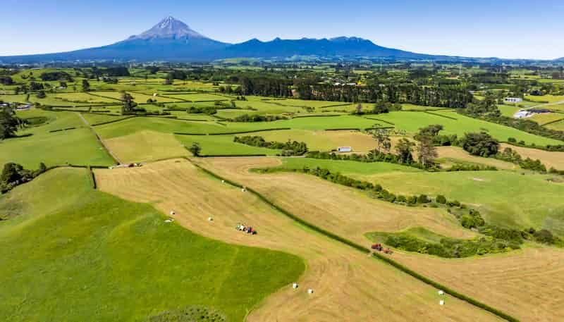 0n Upland Road, Egmont Village