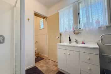 27  Glendene Avenue, Glendene