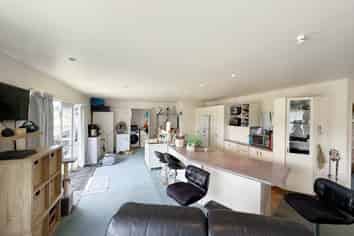 27  Glendene Avenue, Glendene