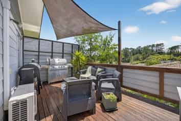 2/32A Helena Street, Massey